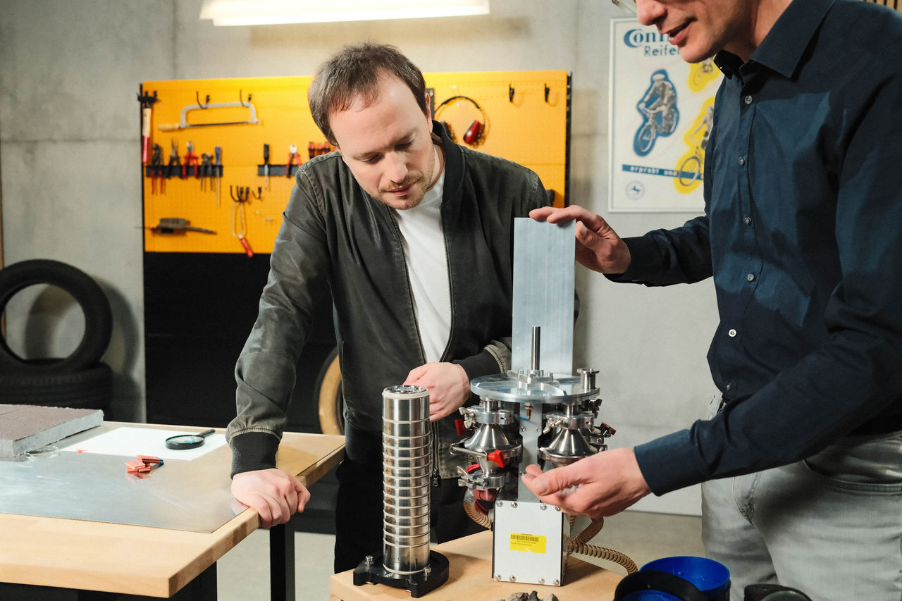 Research on tire and road wear particles