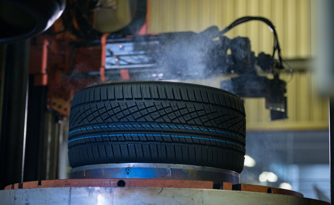 Tire production at the Continental plant in Korbach.