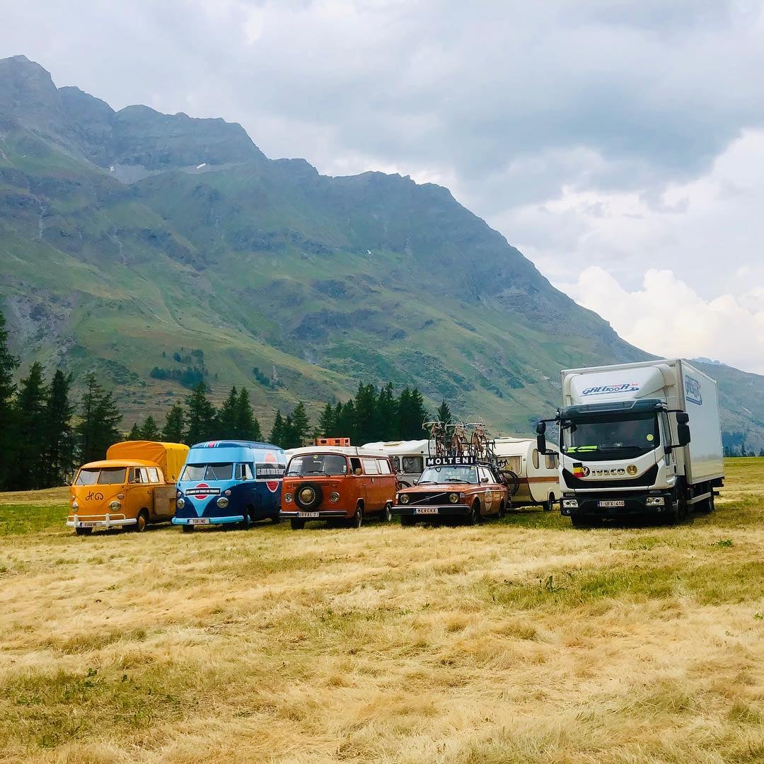 Tour de France'ı takip eden minibüsler