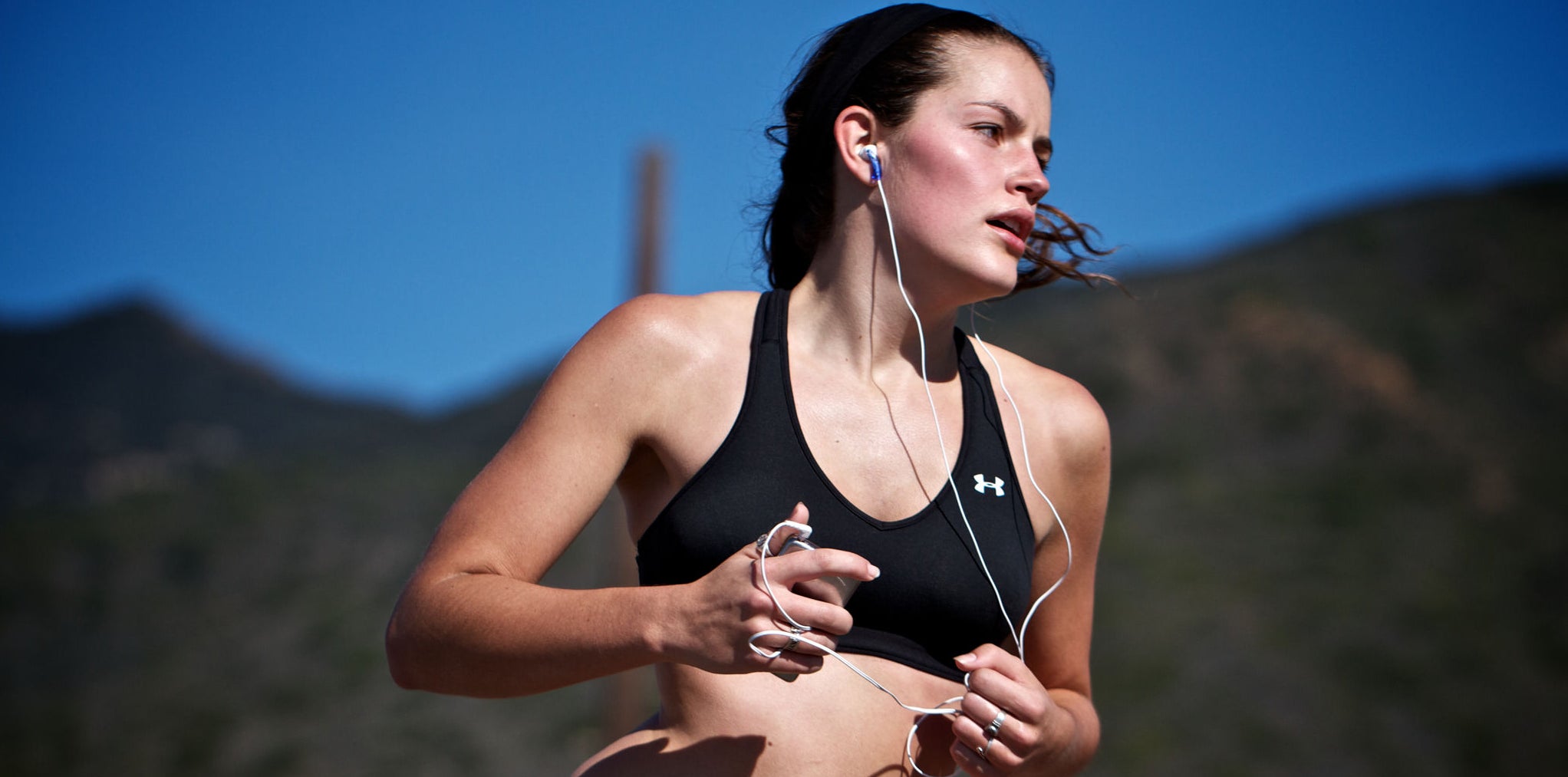 Une femme qui fait du running. 