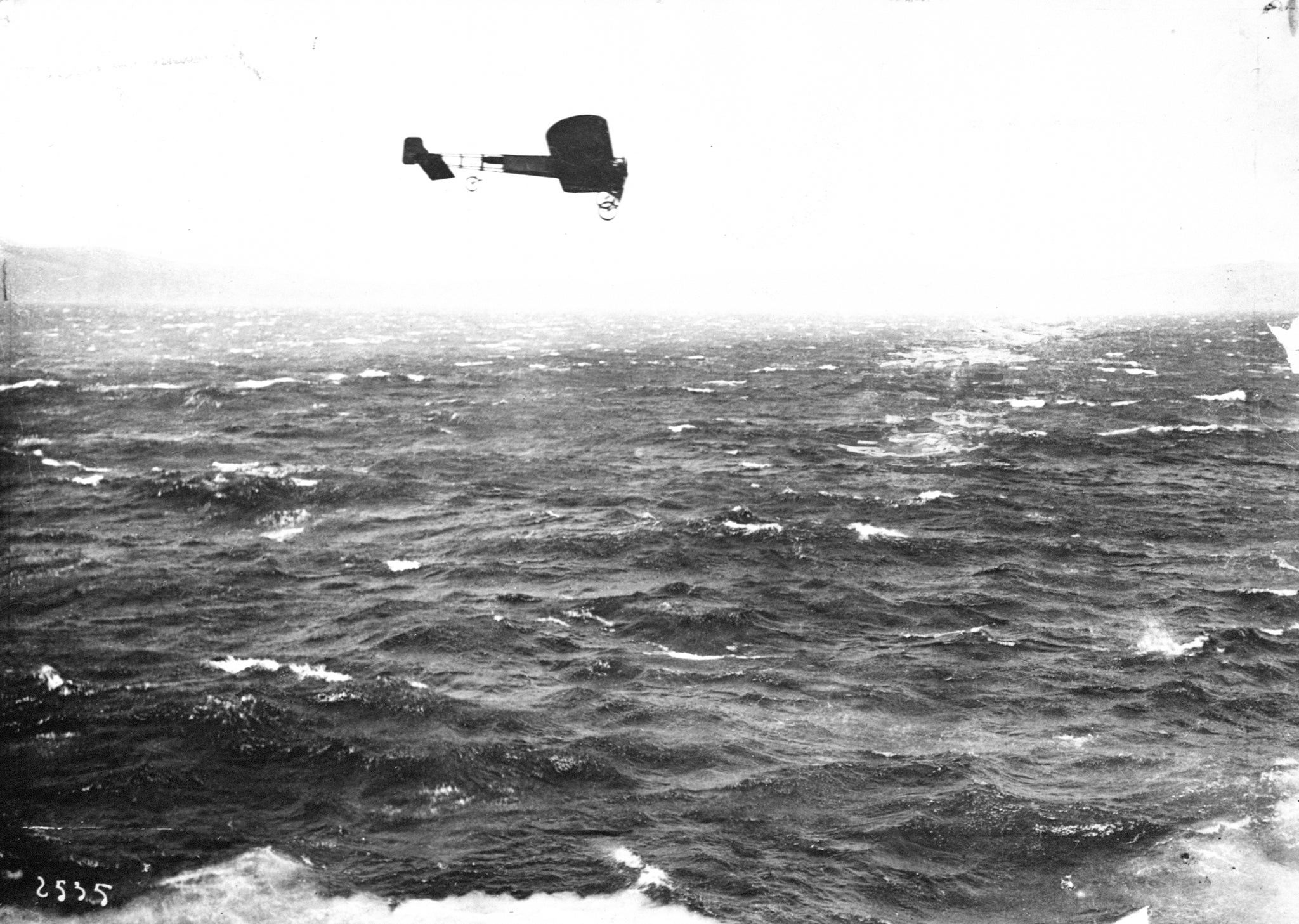 Afbeelding van Louis Blériot dat over het Engelse Kanaal vloog