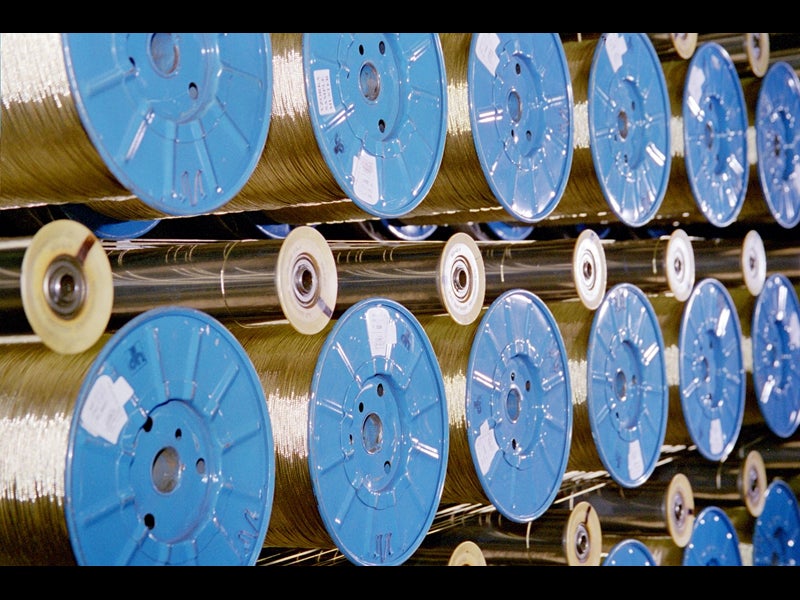 Reinforcements Screenshot taken from the "Tire Production DVD", Screenshot aus der DVD zum Thema Reifenproduktion,