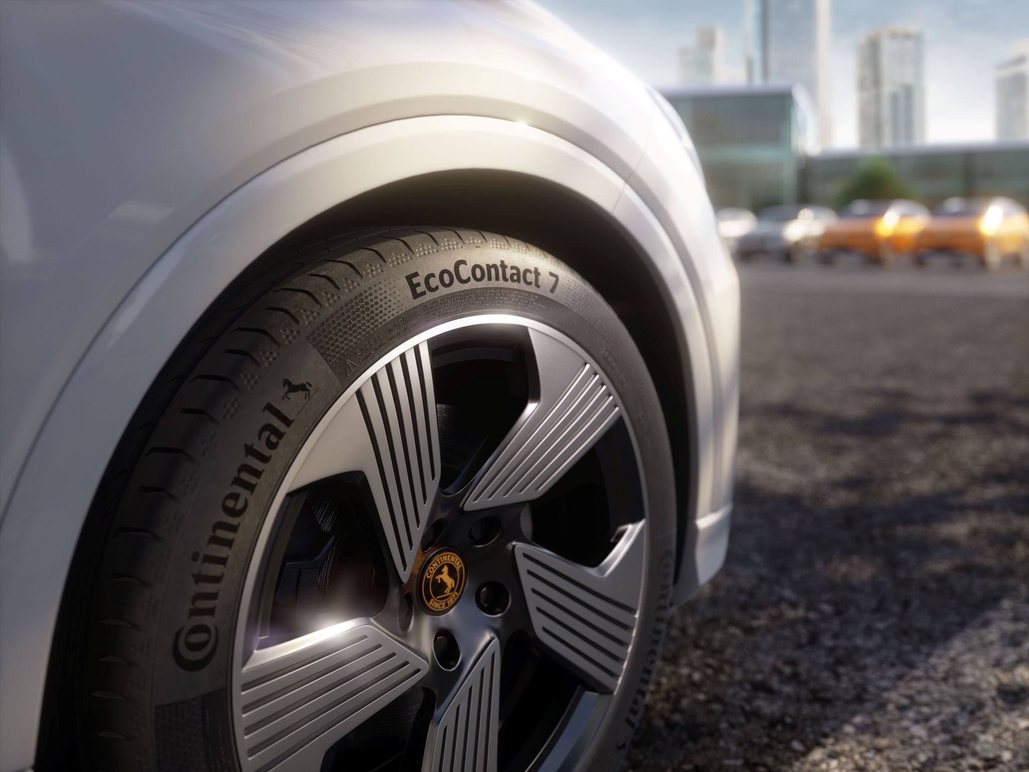 U nového modelu EcoContact 7 zajišťuje vylepšená aerodynamika vyšší energetickou účinnost. Díky tomu je EcoContact 7 ideálním řešením pneumatiky - jak pro vozidla s elektrickým, tak pro vozidla se spalovacím motorem.