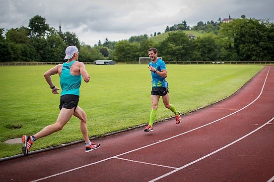 토마스 돌트의 뒤로 달리기 연습 장면. 사진: 비공개