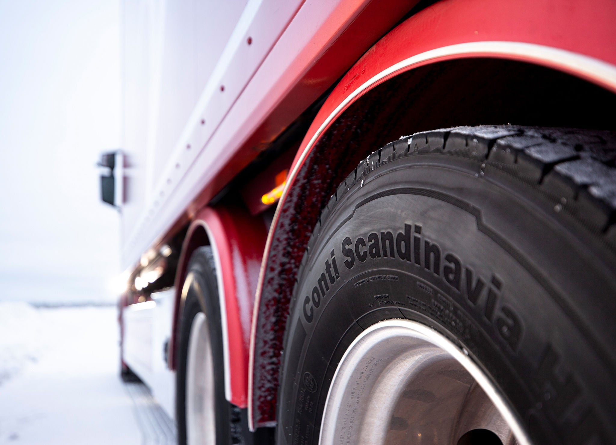 La famille des pneus hiver Scandinavia de Continental : une sécurité optimale en toutes circonstances, même les plus extrêmes.