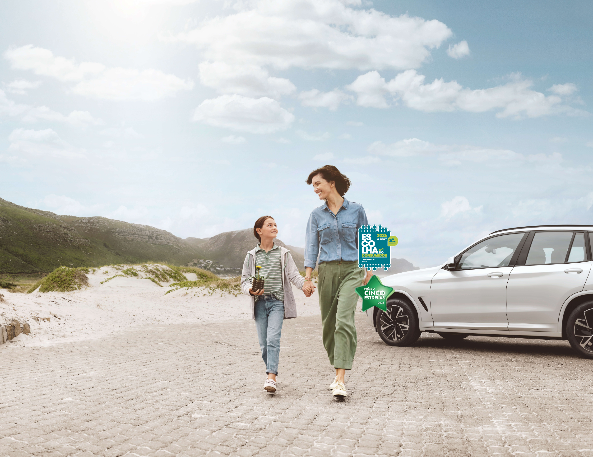 Carro com pneus Continental