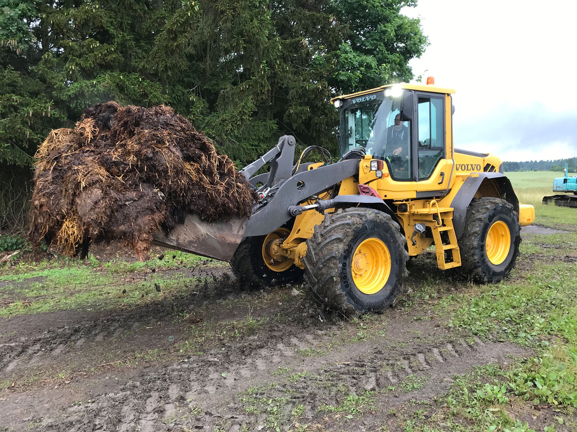 Volvo Loader on Continental VF CombineMaster 620/70R26