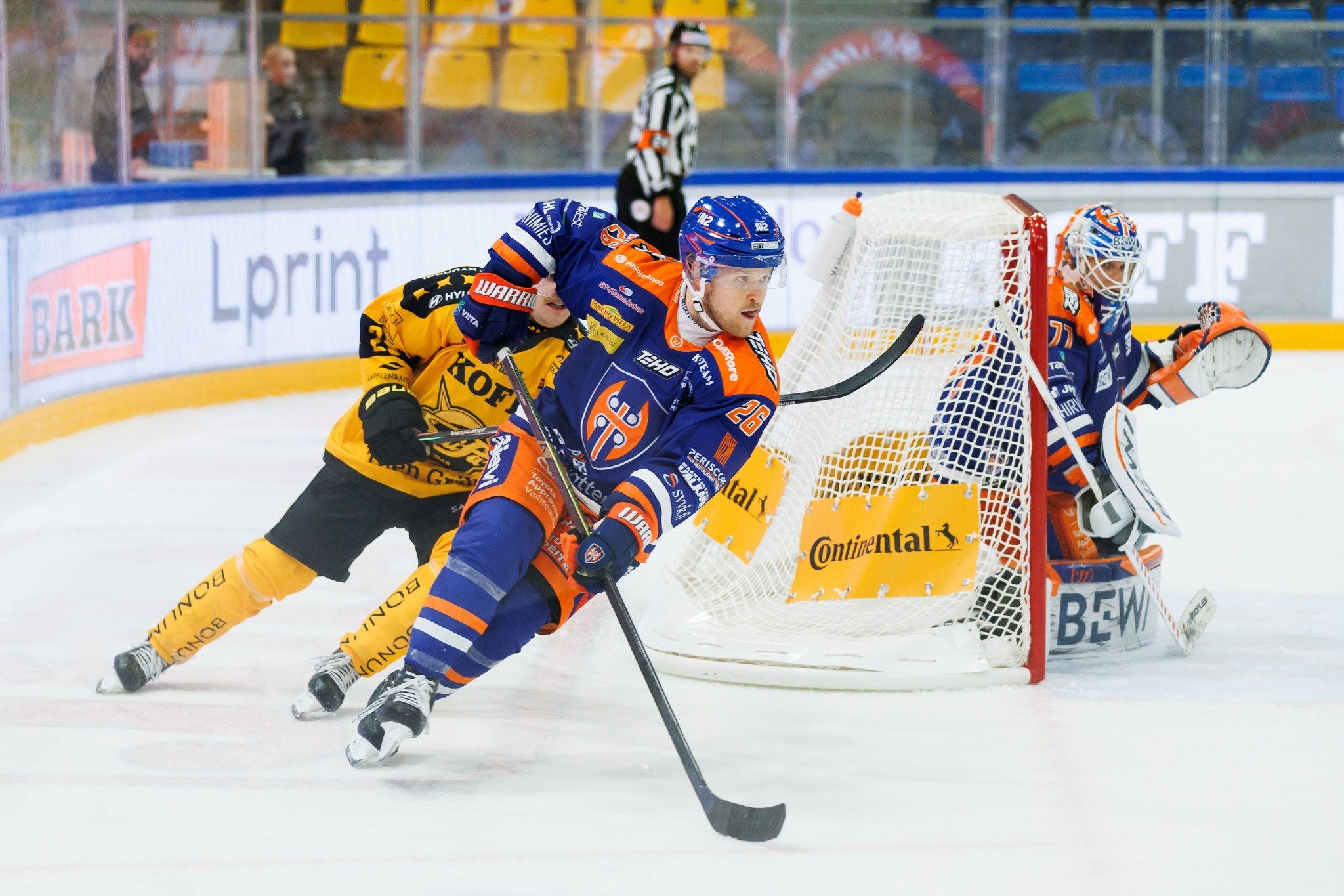  hockey player on the ice. 