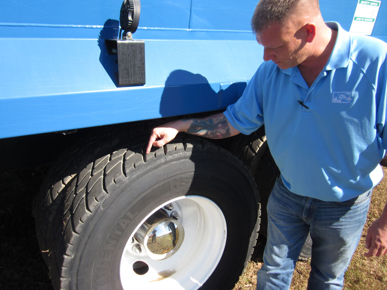 Mike est également impressionné par la durabilité de la gamme Conti Waste Transport. Conti CityService HA3