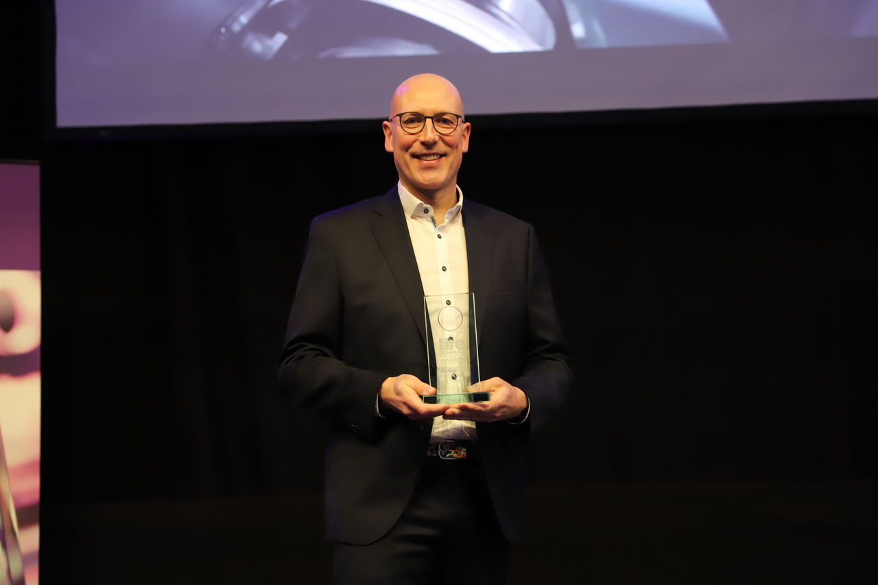 Edwin Goudswaard avec le prix