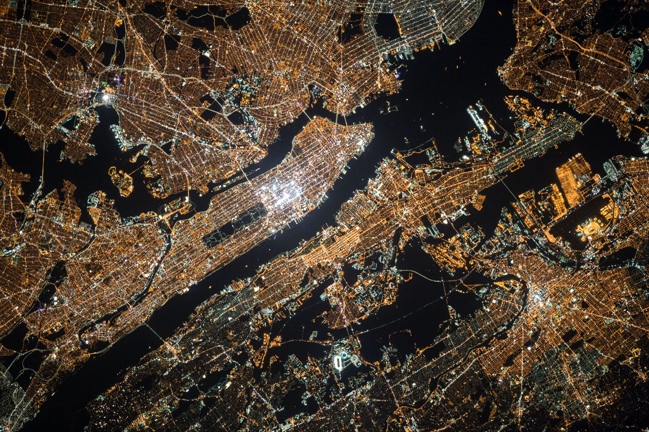 Cities for Electric Vehicles: Navigating Sustainable Urban Mobility