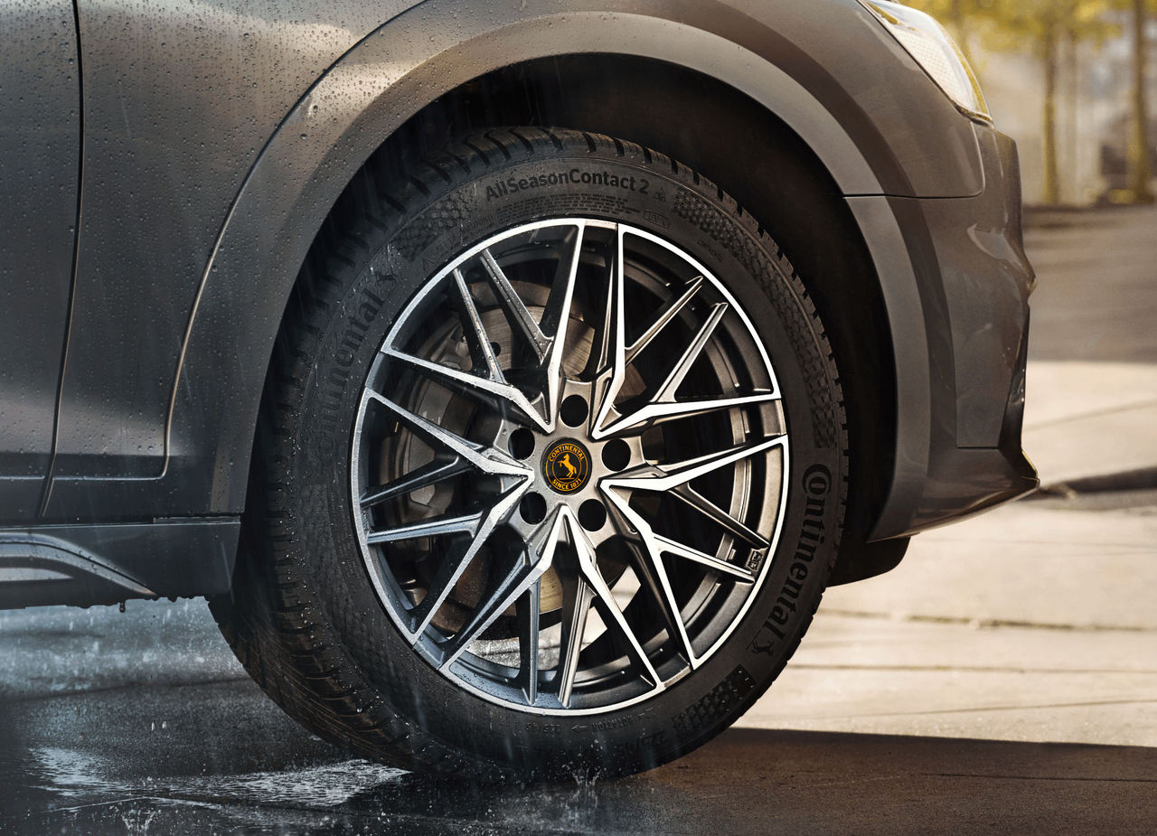 Continental AllSeasonContact 2
