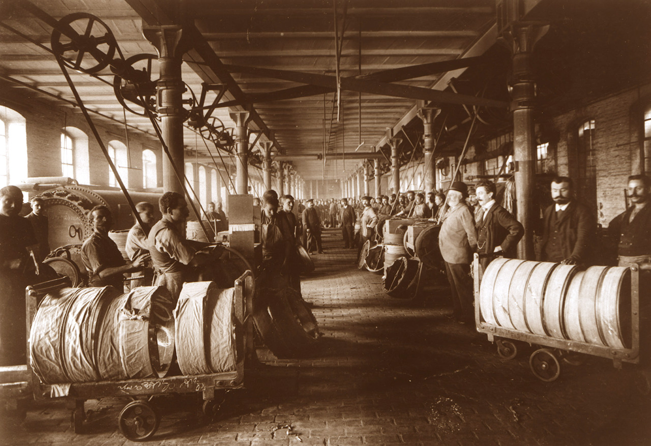 First series production of pneumatic tyres for motor vehicles at the factory in Hannover-Vahrenwald 1898, Produktion der ersten Serienluftreifen für Kraftfahrzeuge im Werk Hannover- Vahrenwald 1898, 