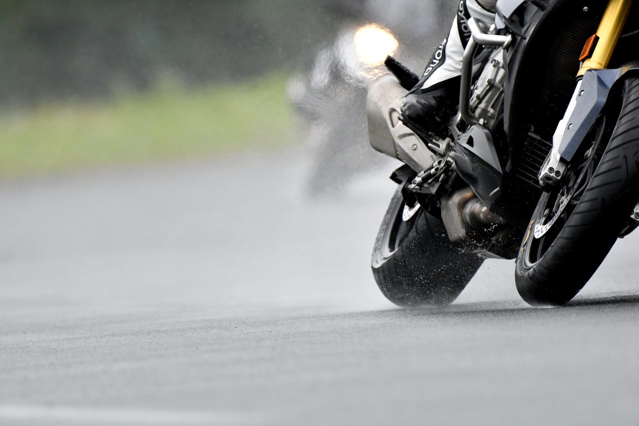 Motos & Scooters