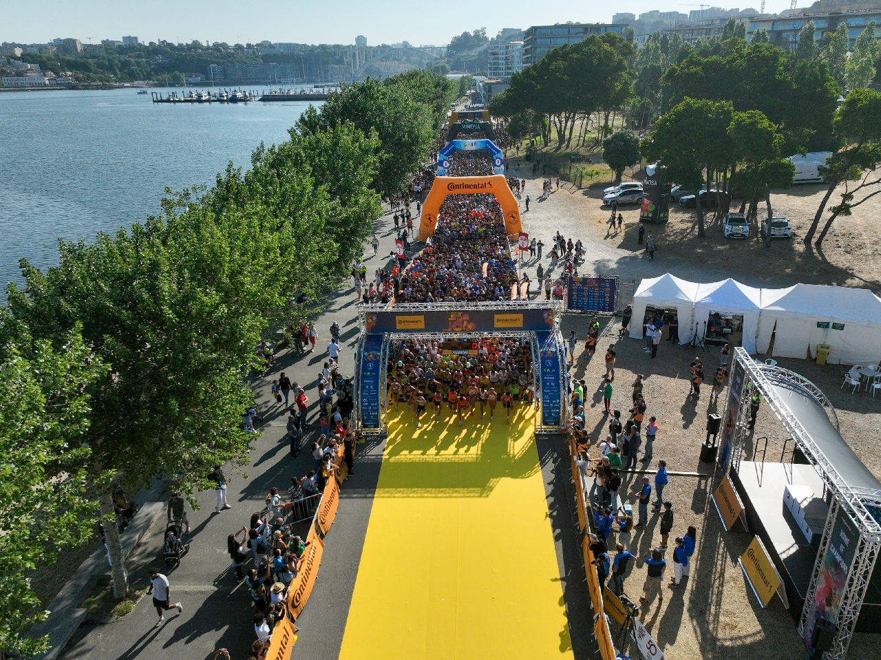 Atletas partem na Continental Corrida de São João