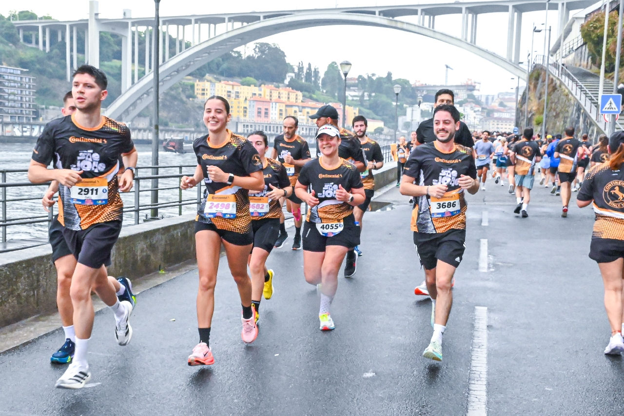 Atletas na Continental Corrida de São João