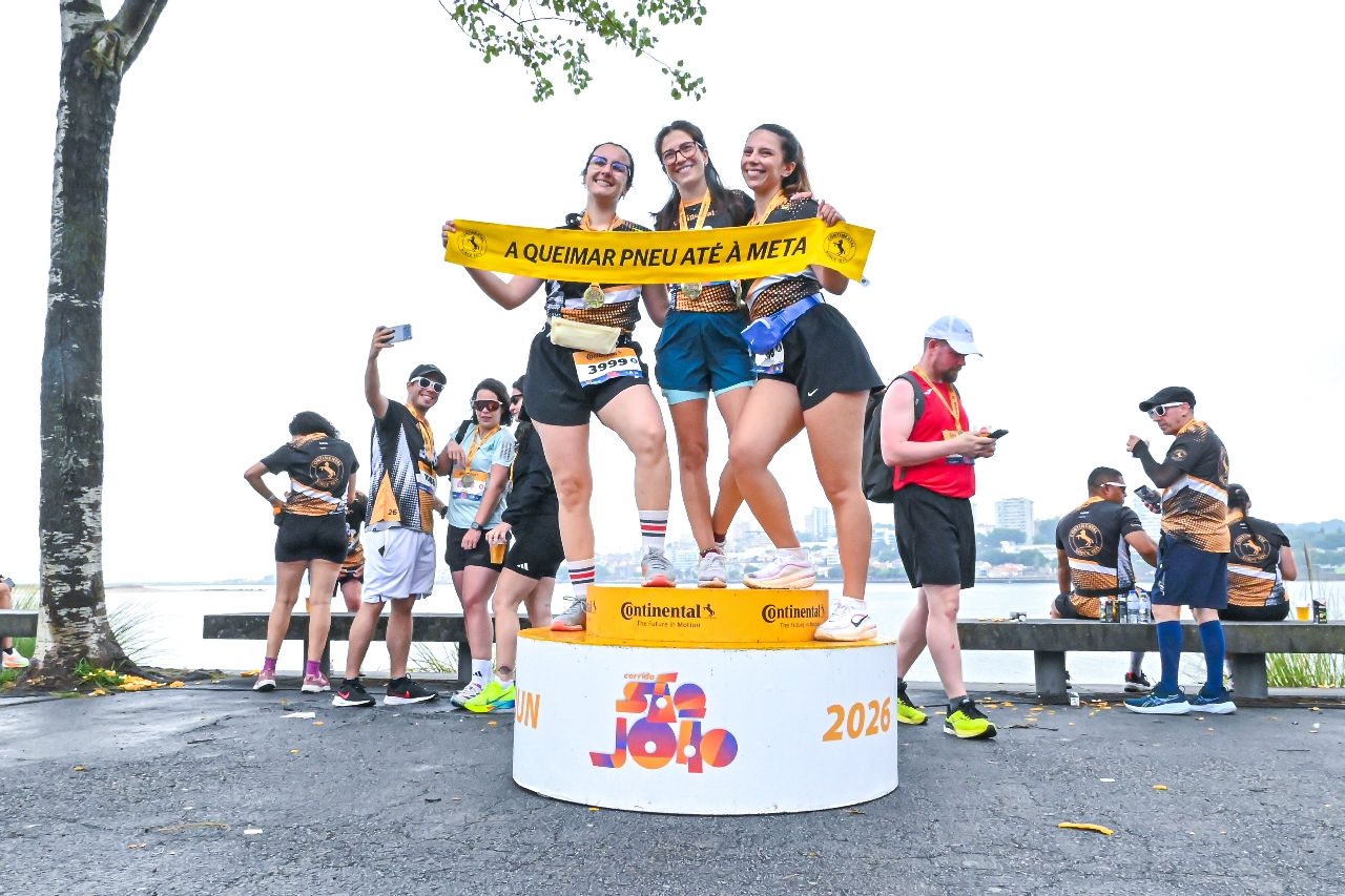 Participantes na Continental Corrida de São João