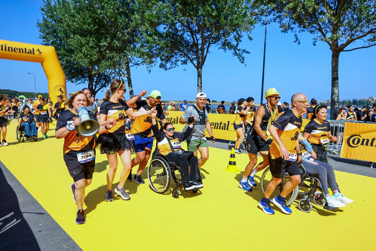 Atletas na partida da Continental Corrida de São João