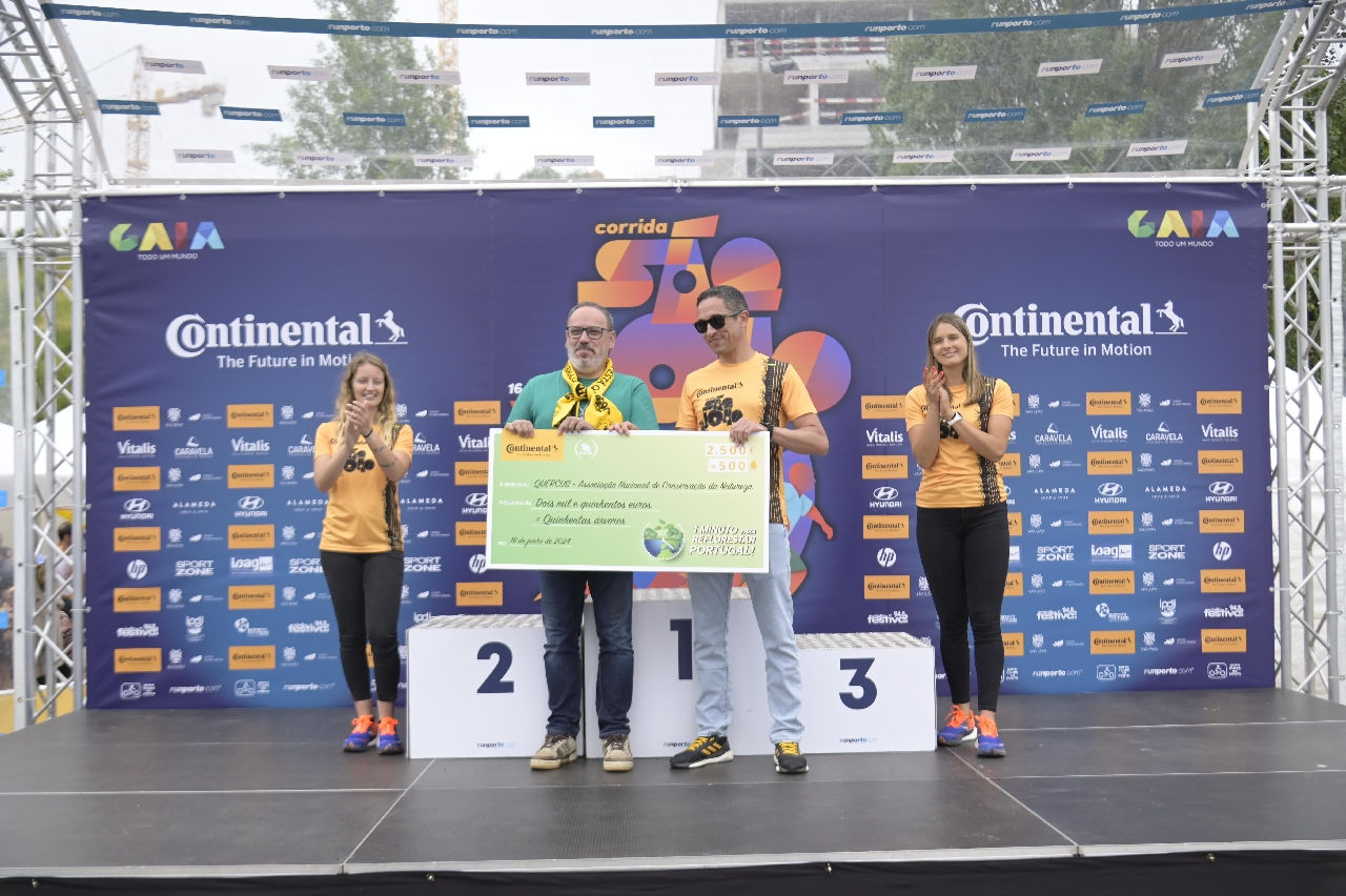 Entrega donativo à associação Quercus