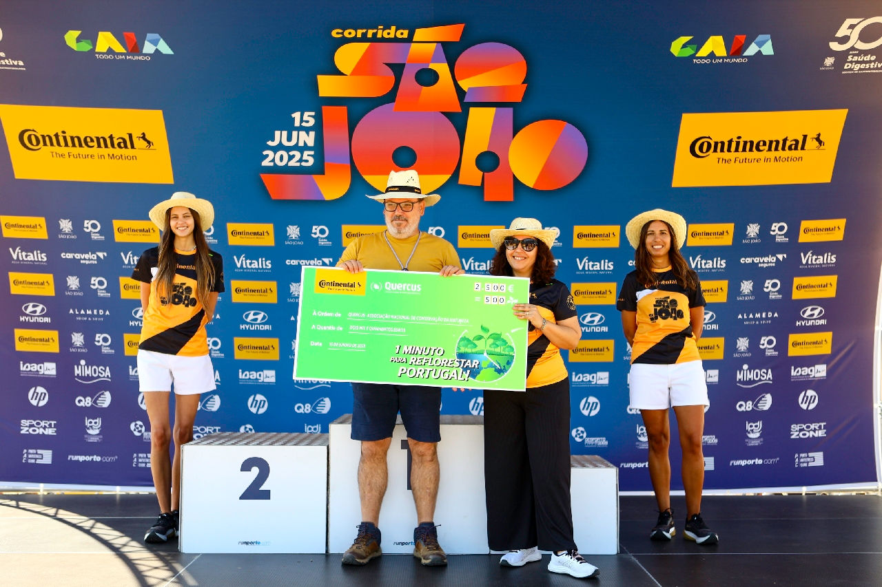 Entrega donativo à associação Quercus