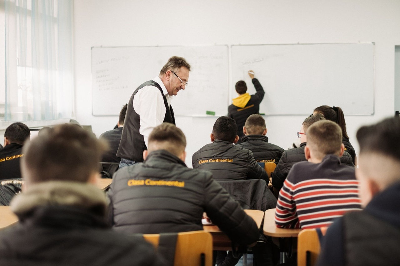 Continental susține școala profesională în sistem dual