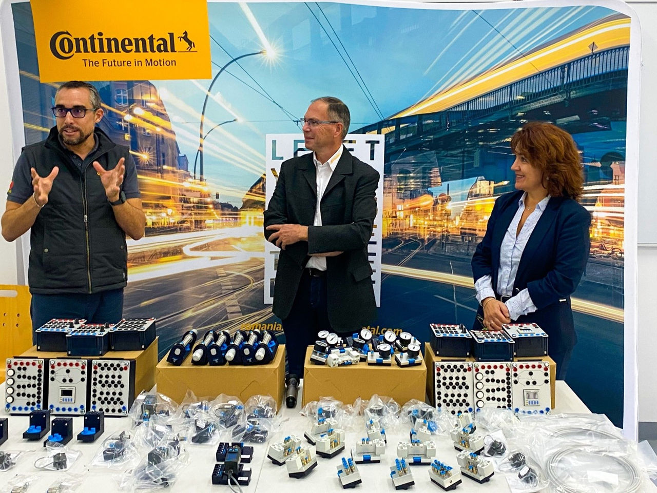 Continental donează echipamente de 15.000 de euro și mobilier Liceului Tehnic Regele Ferdinand I din Timișoara