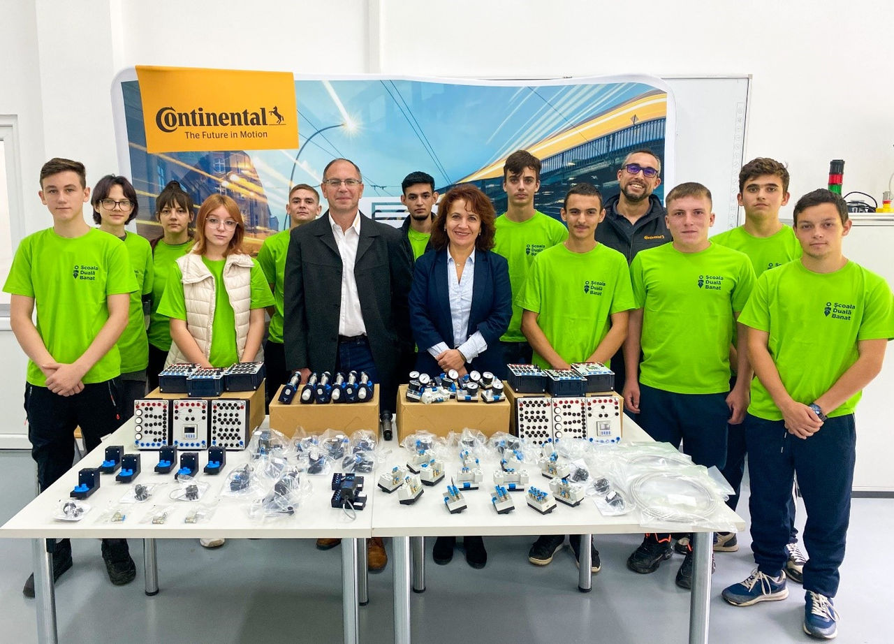 Continental donează echipamente de 15.000 de euro și mobilier Liceului Tehnic Regele Ferdinand I din Timișoara