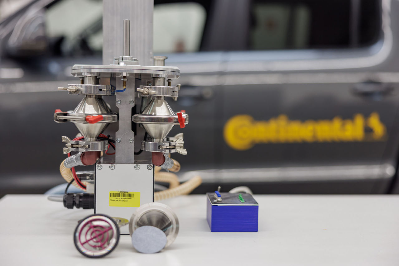 Na základe zariadenia na viacnásobné vzorkovanie, ktoré bolo vyvinuté v rámci projektu, bolo možné priradiť vzorky ku konkrétnym jazdným udalostiam počas merania.