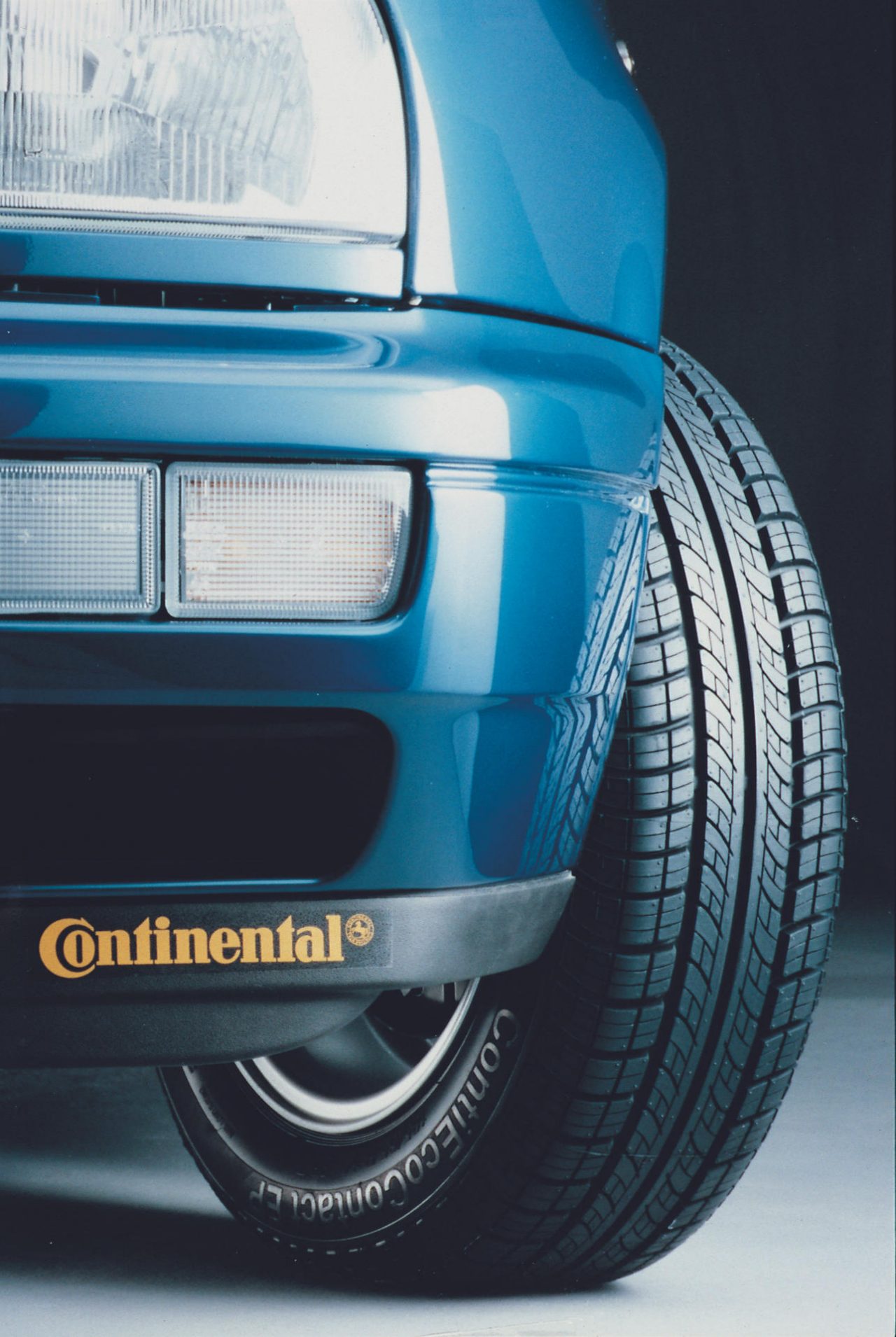 ContiEcoContact EP equipped (left front axle), ContiEcoContact EP ausgerüstet am Auto (linke Vorderachse), , ContiEcoContact EP ausgerüstet am Auto (linke Vorderachse), ContiEcoContact EP equipped (left front axle)