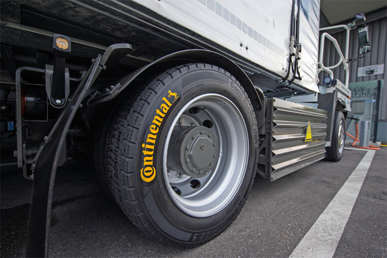 Completely Sustainable: Continental Equips Electric Truck with 3rd Generation Tyres and ContiPressureCheck™