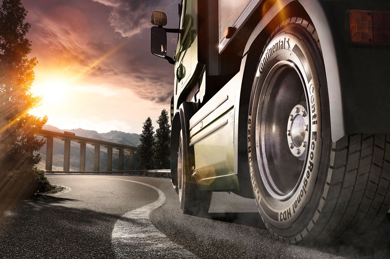 Conti EcoRegional HD3 Asphalt road along the forest in Austria